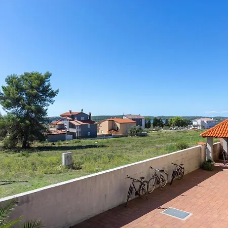 Tina - A5 Second Floor - Mpolo Apartamento *