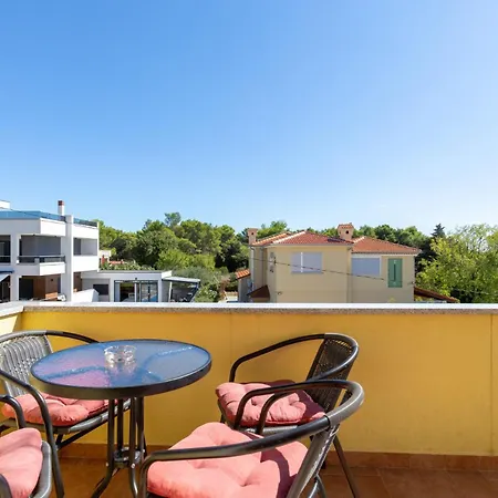 Tina - A5 Second Floor - Mpolo Apartment
